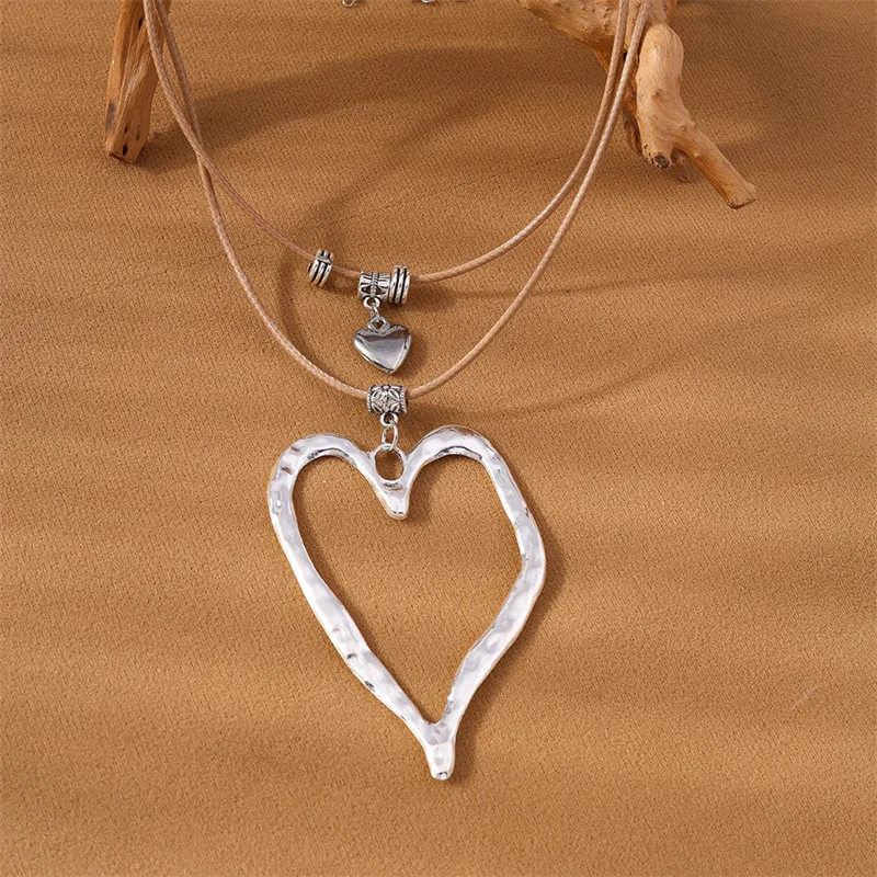 Aihua Wachsleder-Seil Großer Herzanhänger Halskette für Damen Choker Statement-Schmuck für Partys und Geschenke – Detail 5