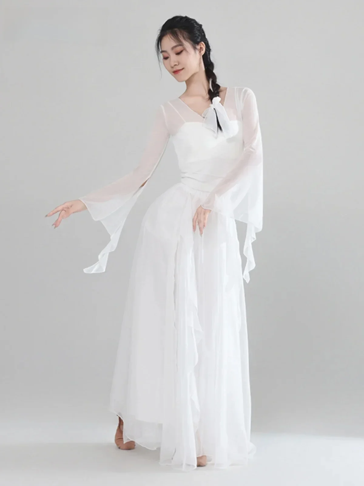 

Elegant white chiffon dress petal skirt and pants classical dance costume for women