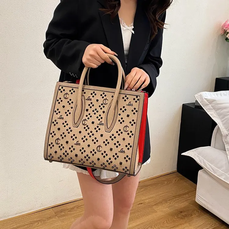 

Вечная минималистичная сумка, премиальная текстура, вместительный основной карман, съемный плечевой ремень, незаменимая вещь на каждый день, новинка 2026 года