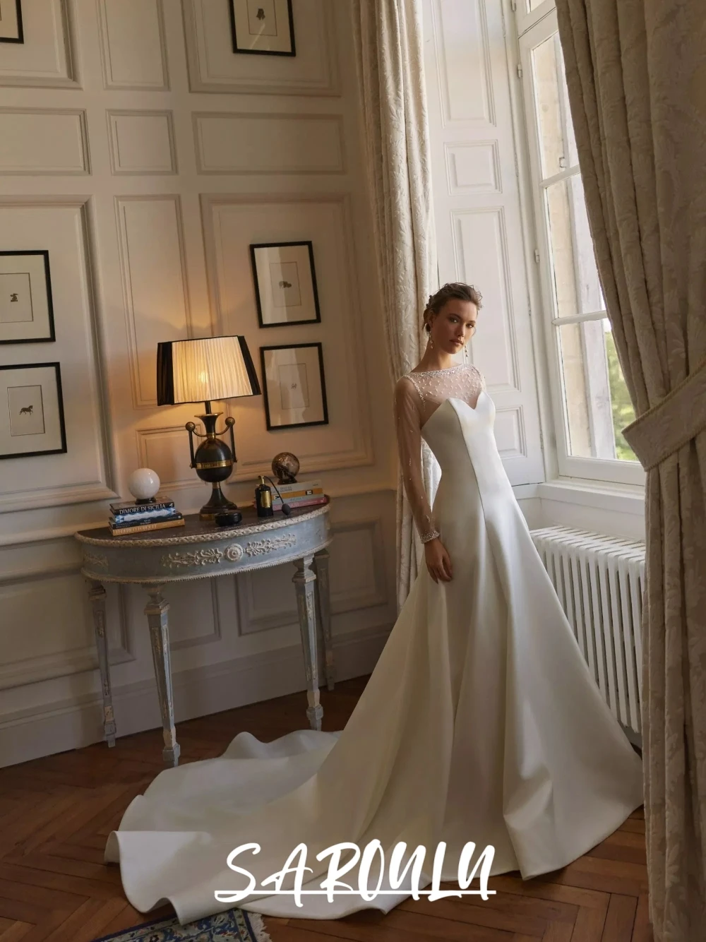 Minimalist Satin Wedding Dress Glamorous Long Sleeve Beaded Illusion Neck Backless A Line Court Train Bridal Gown Customized