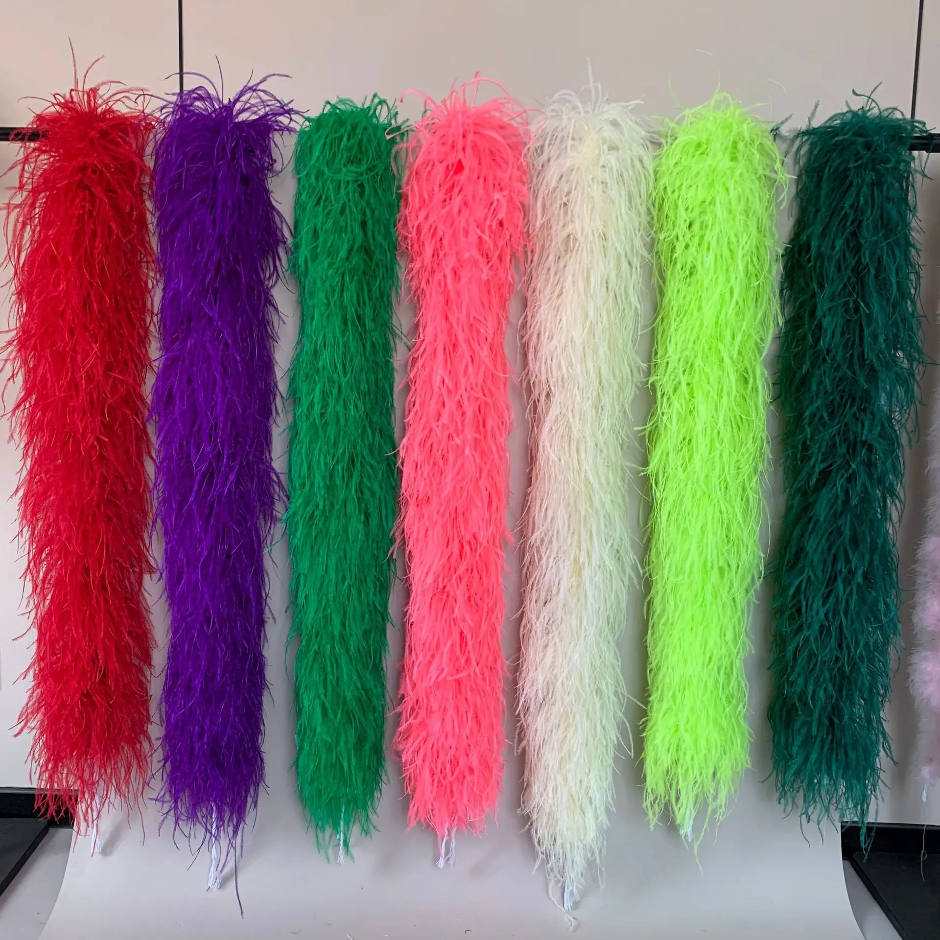 

1/5/10Pcs 6Ply Fluffy Dyed Ostrich Feathers Boas 2 m/15-20 cm Wedding Party Clothing Dress Shawl Decoration Sewing Crafts Plume