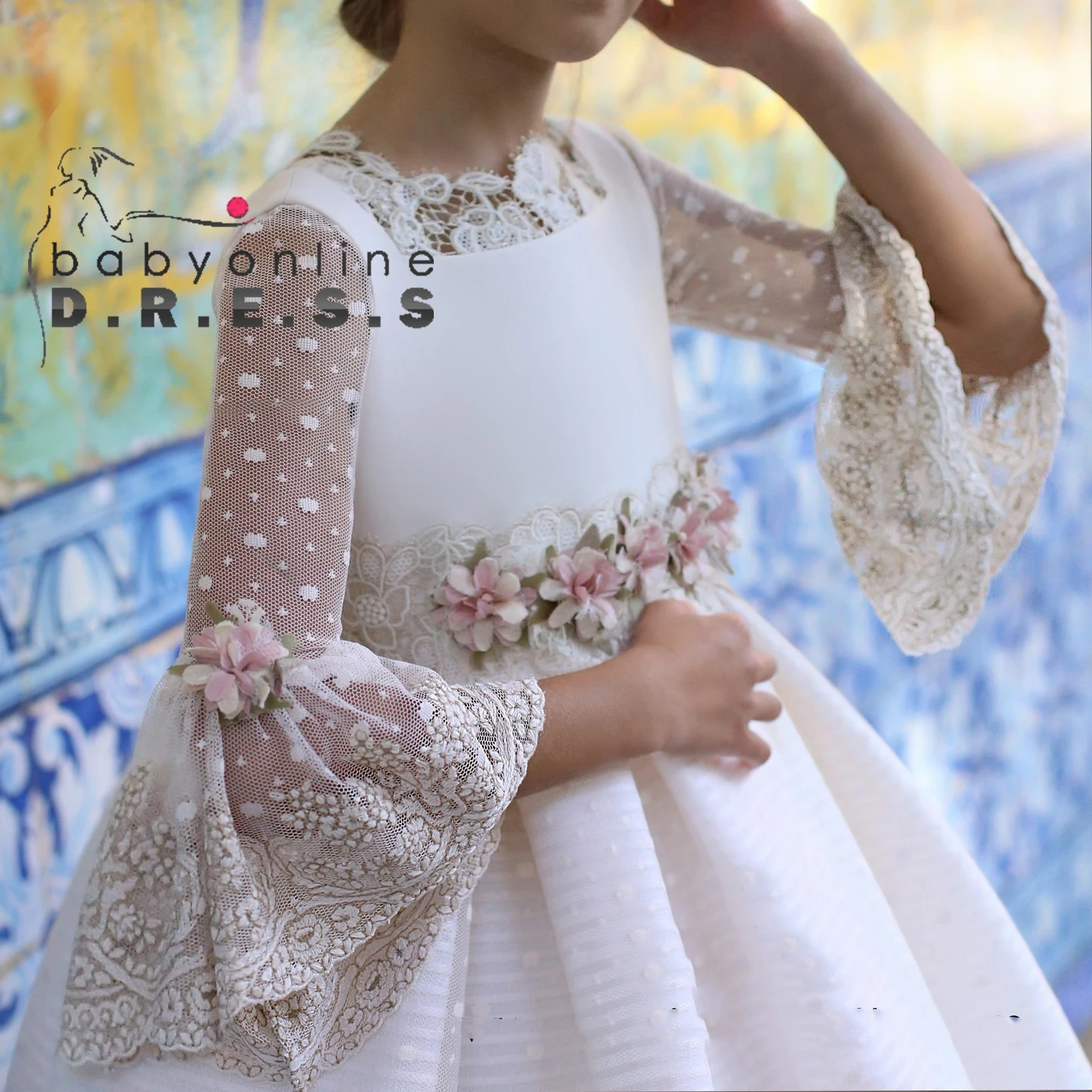 

BABYONLIN индивидуальное платье для причастия, платье для девочек, многослойная юбка трапециевидной формы с кружевными рукавами и цветочным бантом, вышивка, хлопковое платье в стиле бохо