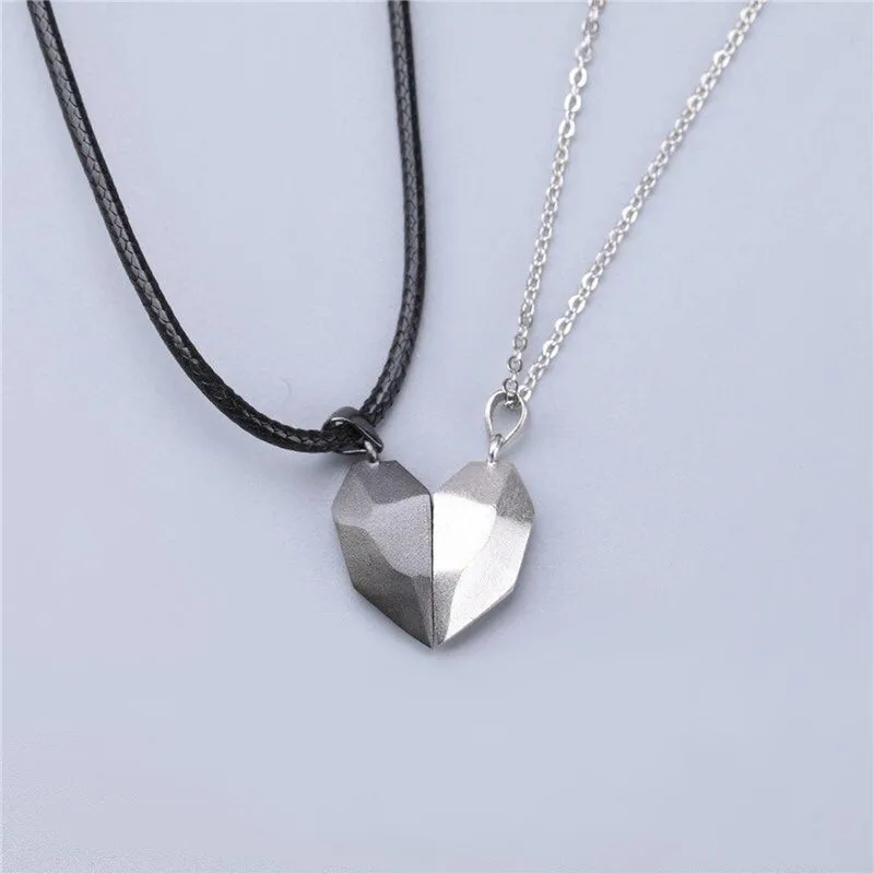 

Love Magnet Couple Color Matching Necklace Simple Creative Wishing Stone Heartbreak Stitching-2 Pendant Men and Women