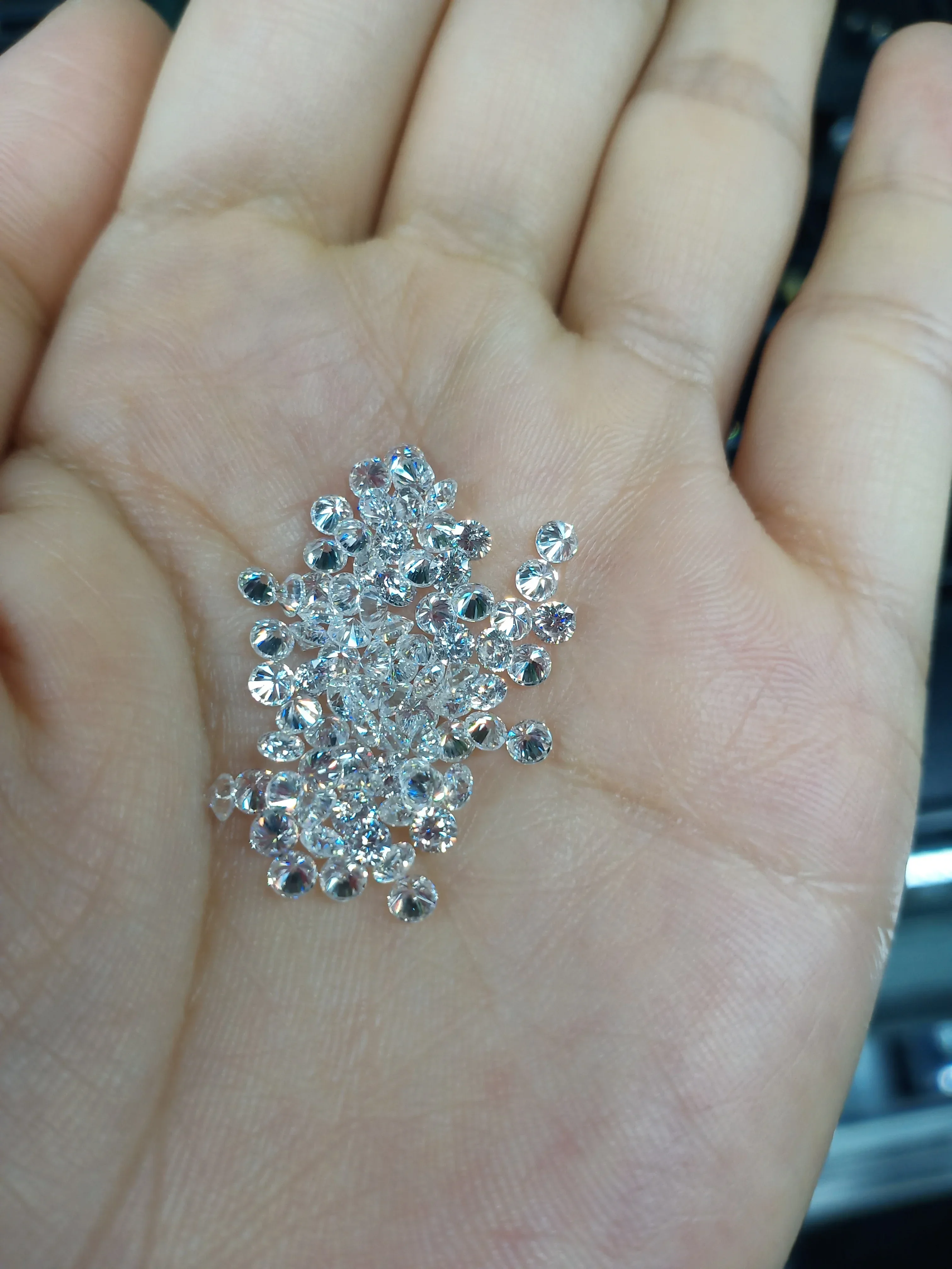 0.7-3.0mm D Color Flawless 100% Real Moissanite Round Cut Super White Moissanite Diamond Test Positive Moissanite Supplier