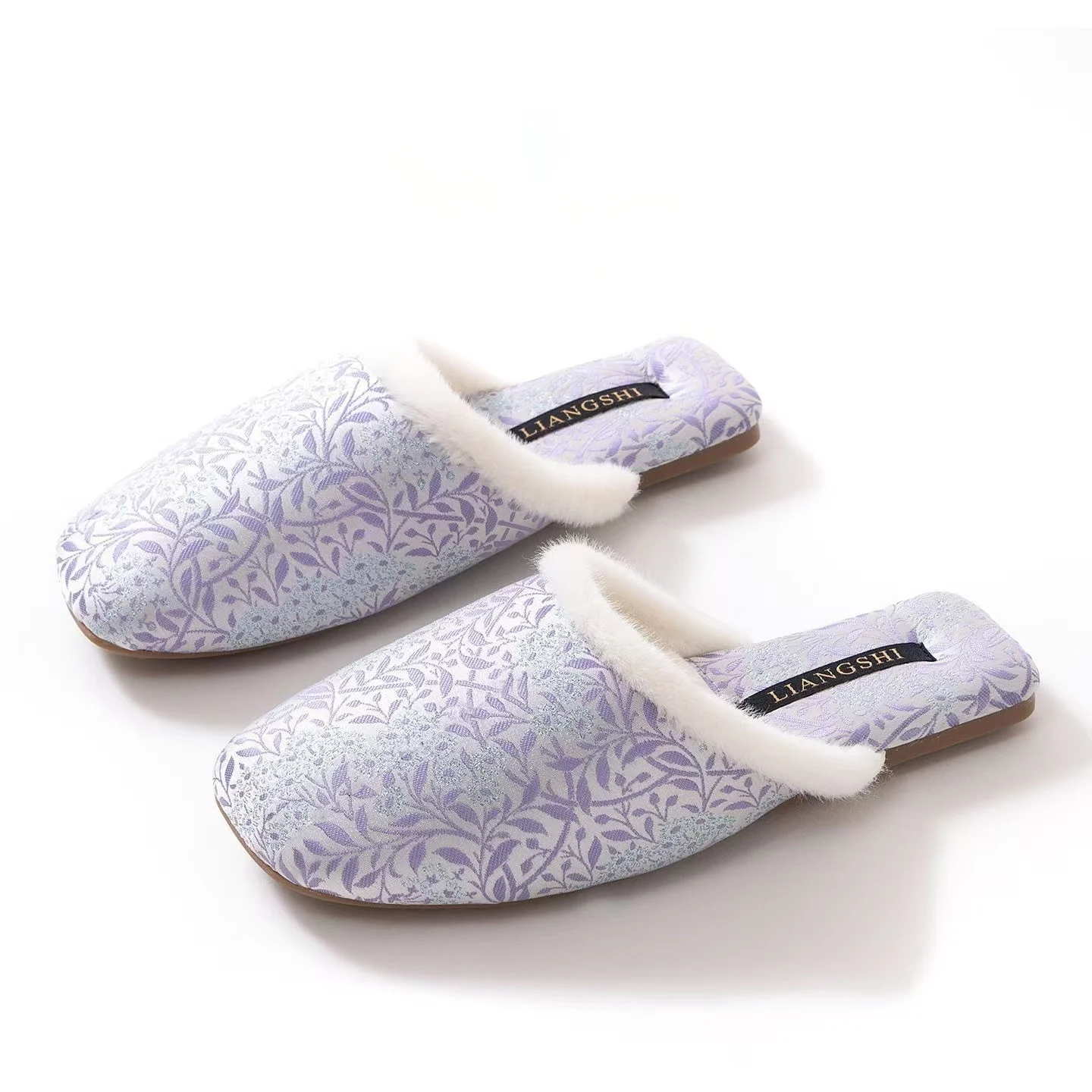 

Женские хлопковые тапочки Baotou в китайском стиле с шелковым принтом, зимние нескользящие тапочки на мягкой подошве, сохраняющие тепло, высококачественные домашние бесшумные тапочки