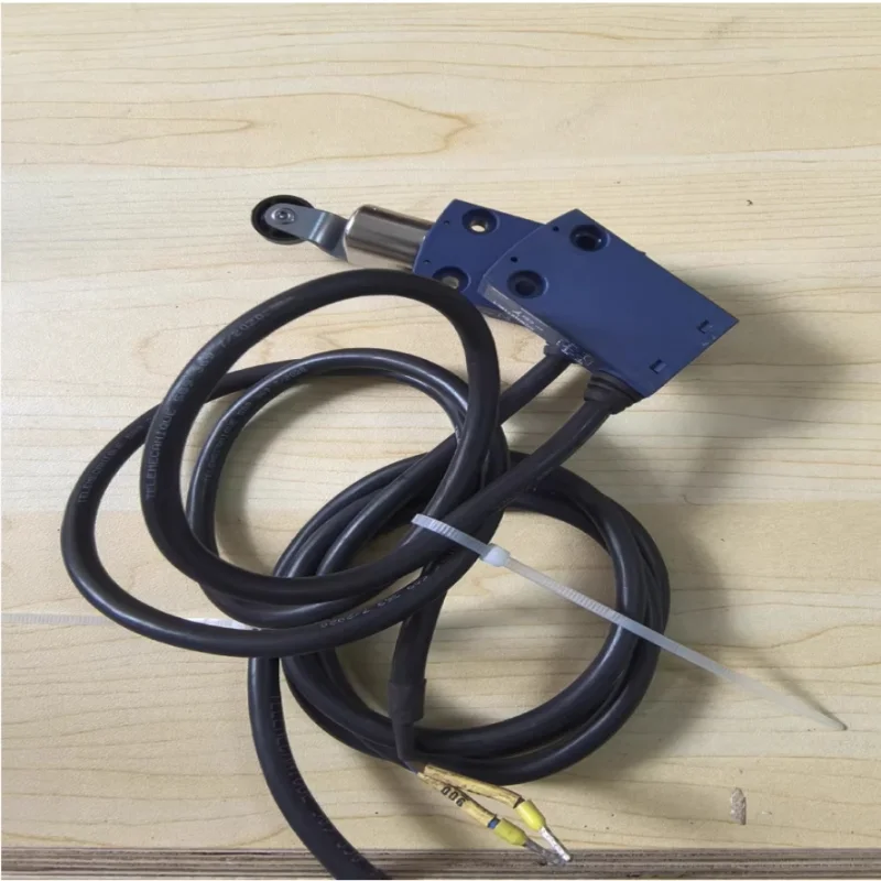 

New Original Limit Switches XCKD2128P16 XCKD2149P16 XCKD2506P16 XCKD2518P16 XCKD2527P16 XCKD2549P16 XCMN2145L1 XCMN2115L1