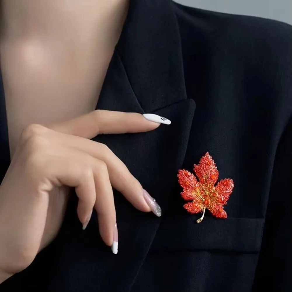 New Colored Rhinestone Maple Leaf Brooch Enamel Leaf Shape Thanksgiving Brooch Sparkling Clothing Fixing Pins Unisex