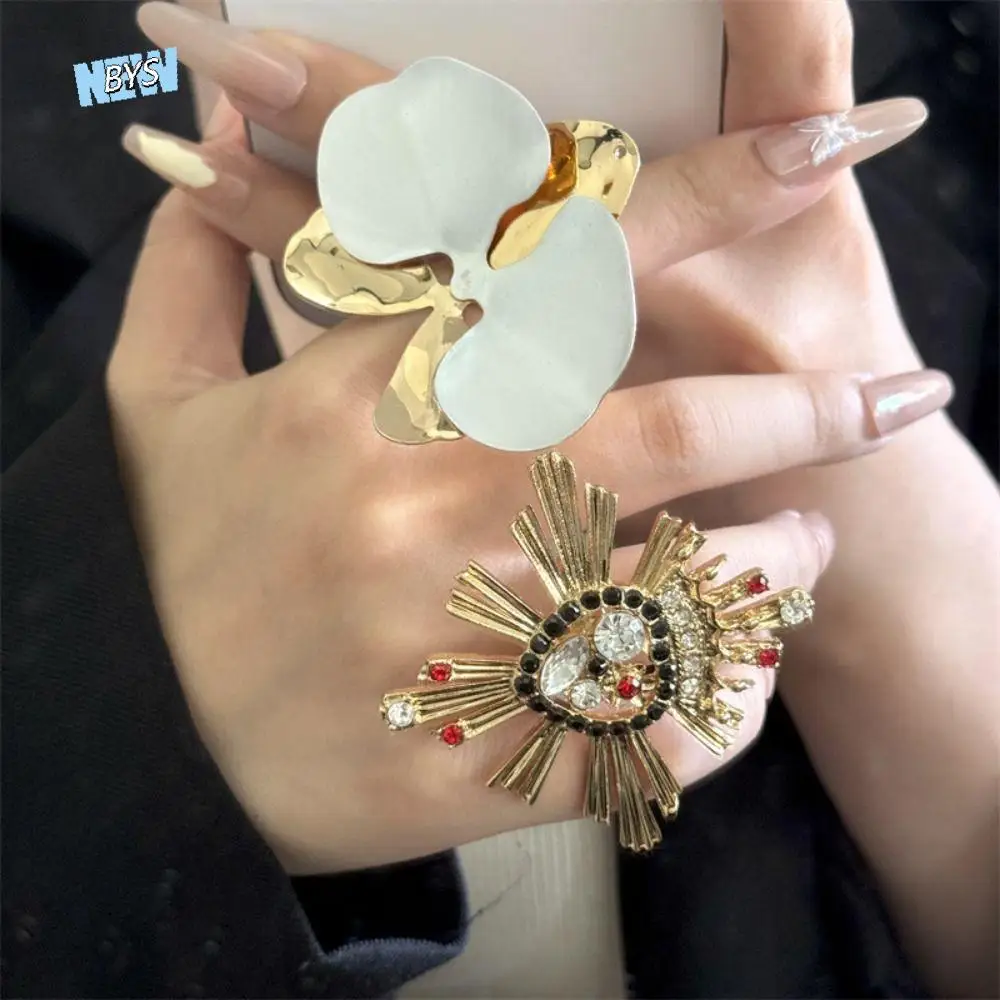 الحلو بالتنقيط النفط زهرة خاتم فراشة السحلية الأبيض القزحية زهرة المينا البنصر Ins نمط العصرية الفرنسية غير النظامية خاتم