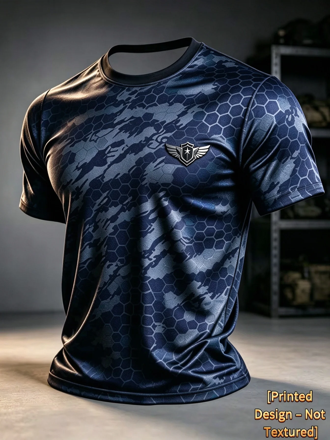 Men's camouflage short-sleeved T-shirt, crew neck casual T-shirt with winged shield star print, outdoor sports breathable top.