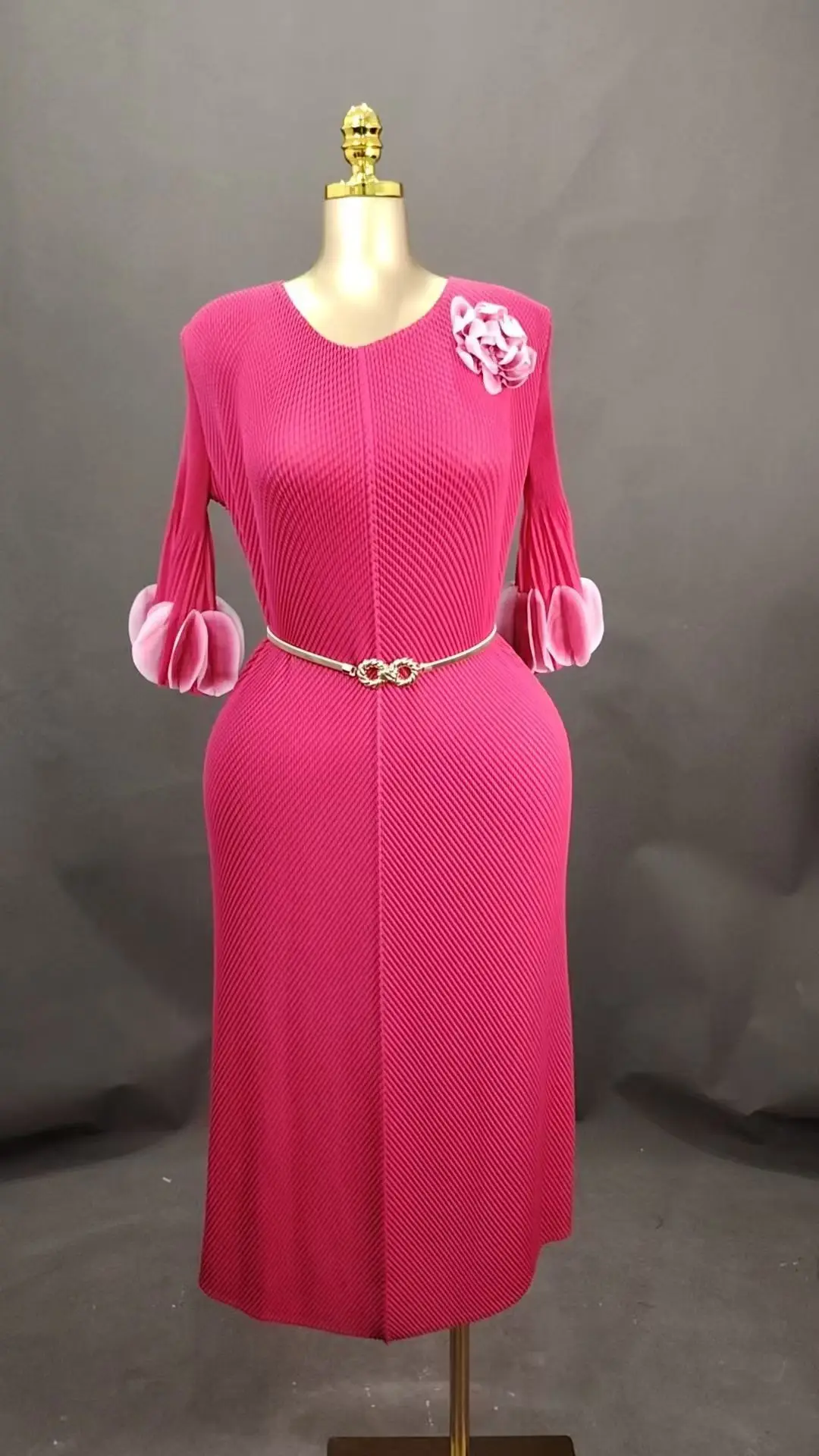 

Платье Miyake с принтом и эффектом мятой ткани, свободного кроя, с V-образным вырезом, комбинированное, элегантное, женское, модное, длинное, осень 2025, новинка