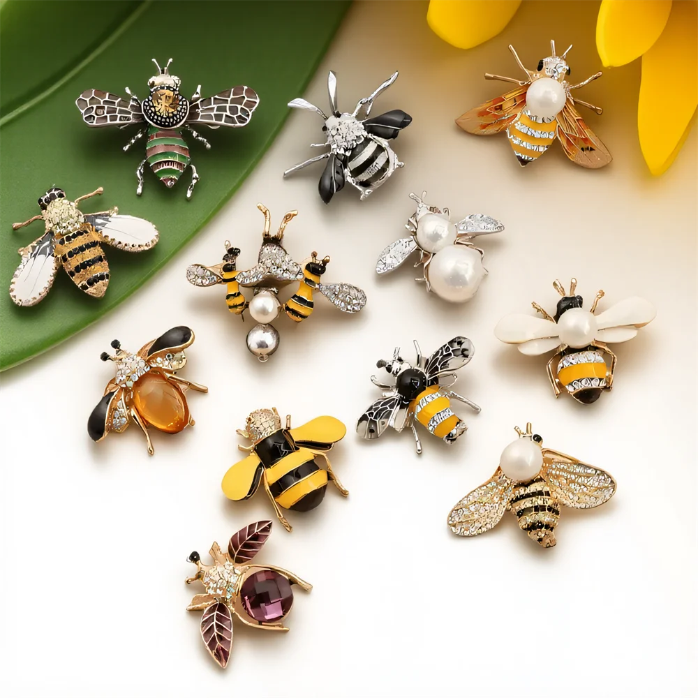 Luxury Beautiful Bee Insect Design Men Women Brooch Pins，Jewelry Accessories, Wedding Holiday Party Couple Surprise Gift