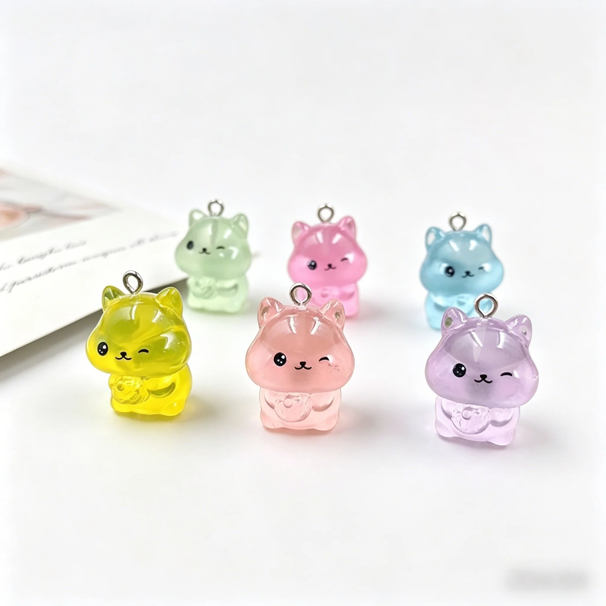 10Pcs Glow-in-the-Dark Squirrel Charms, Luminous Kawaii Animals Pendants for DIY Earrings, Keychains & Craft Supplies