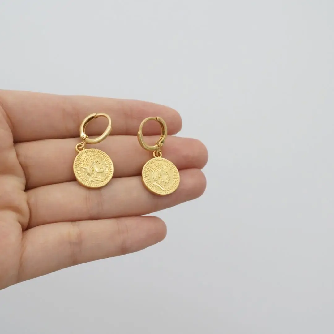 

Brass With 18k Gold Retro Queen Coin Drop Earrings Women Jewelry Party T Show Gown Runway Rare Korean Japan Trendy INS