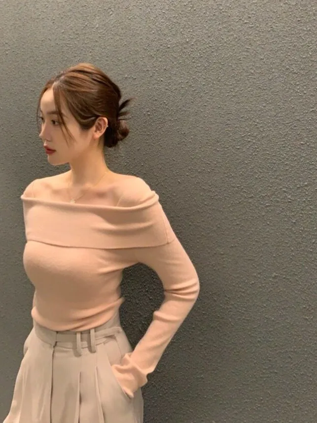 Elegant Autumn Long Sleeve Knitted Sweater Shoulder Bared Slim Fit Chic One Shoulder Design Korean Style Regular Thickness