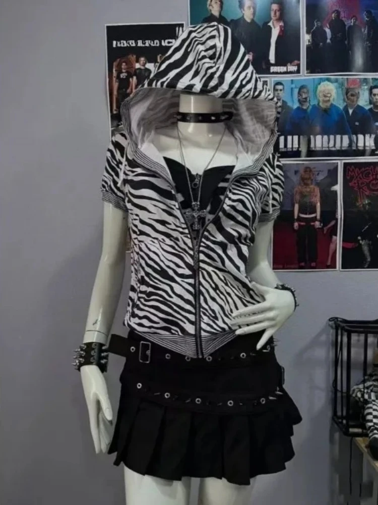 

Женская толстовка на молнии с зебровым принтом 2026: укороченный рукав, капюшон, стиль Y2K, панк, кэжуал, модные летние худи