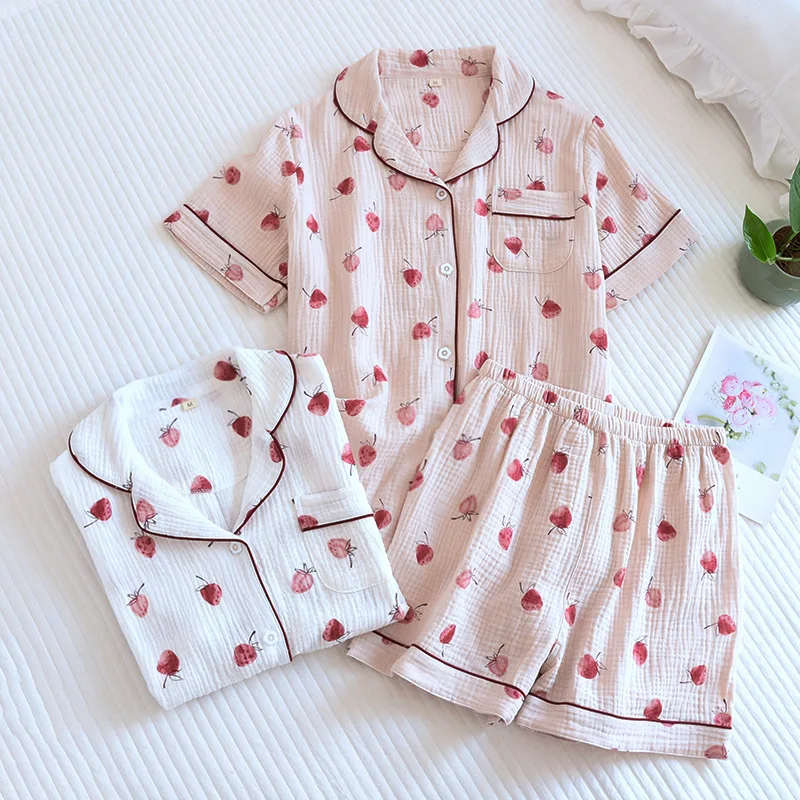 Summer/Autumn Strawberry Print Women\'s Pajamas Cotton Crepe Short Sleeved Shorts Suits Lapel Cute Loose Comfortable Home Clothes