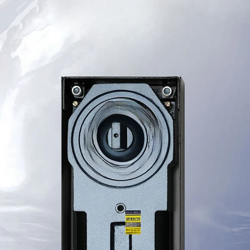 The ground spring HD-84 has a frameless aluminum alloy glass door to locate the wooden door. The ground spring HD-84 is