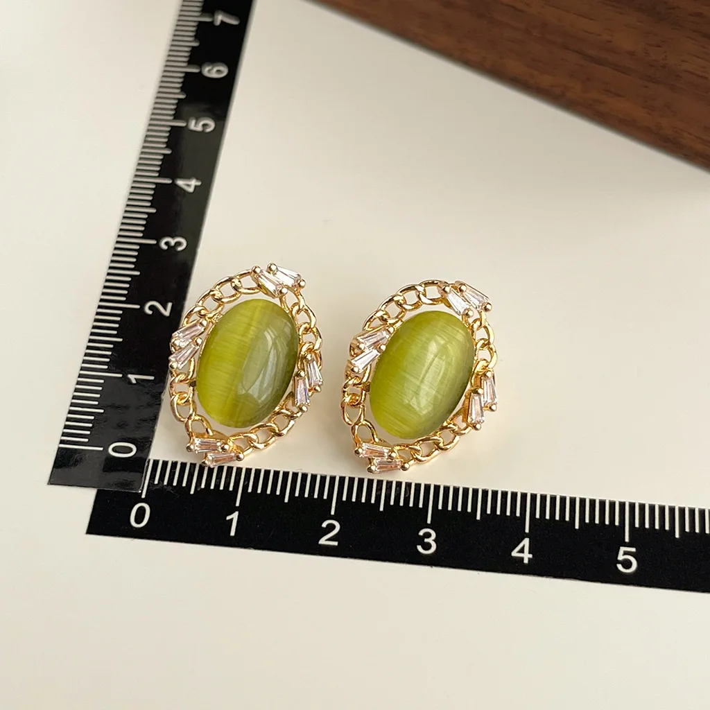DIY accessories Retro light luxury style emerald zircon earrings fashion court style heavy industry temperament earrings high-en
