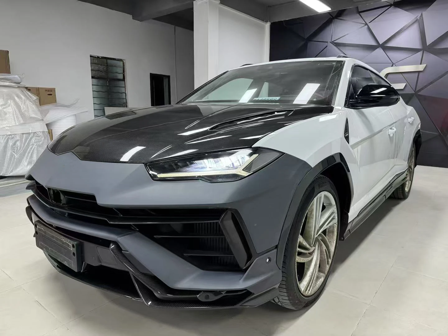 High-end Body Kit CustomizationCar Upgrade Kit Performante Style Dry Carbon Fiber+PP Material Body Kit For URUS 2018-2021Premiu