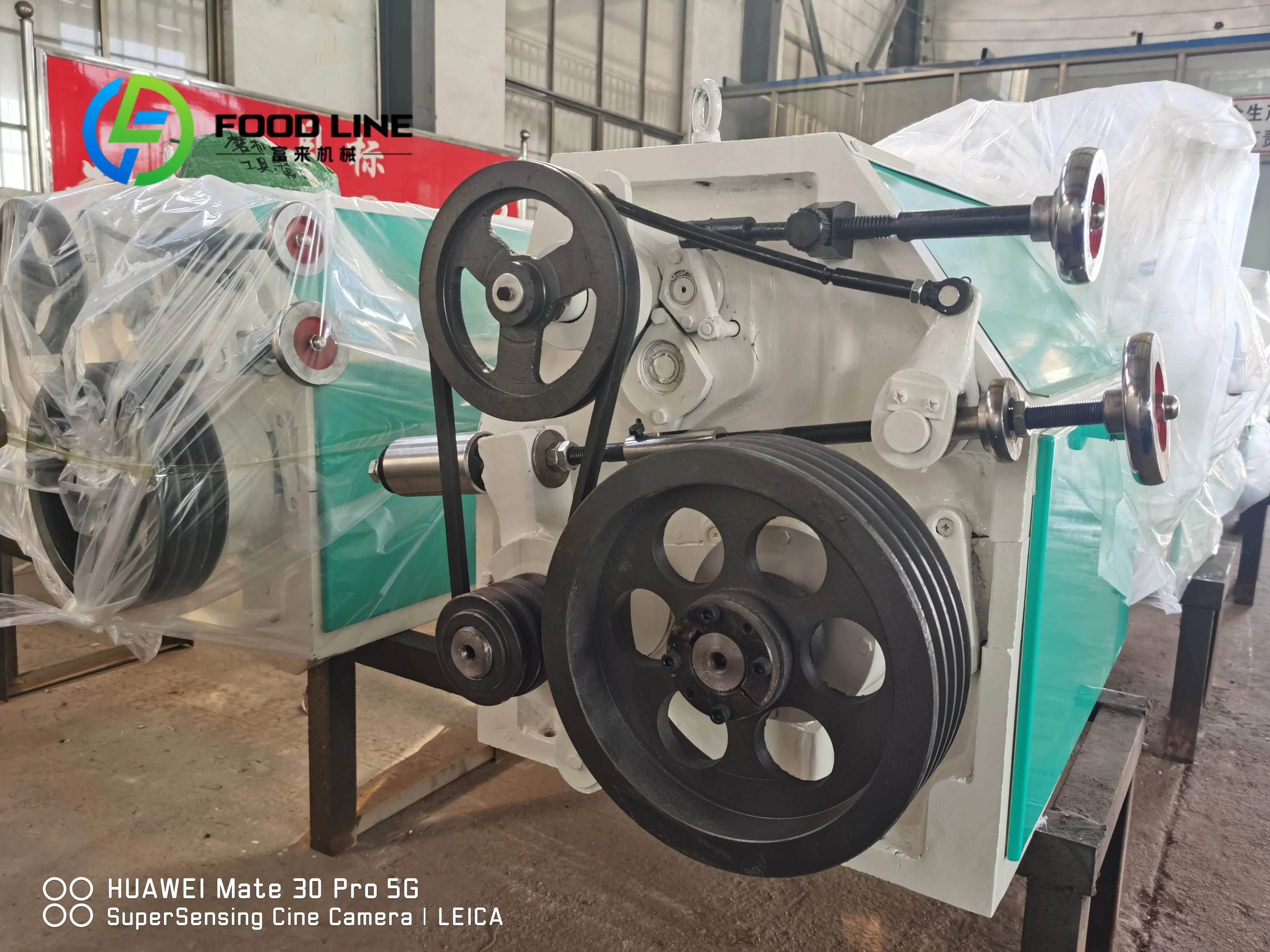 Small Capacity 10TPD Maize Roller Mill Corn Flour Machinery With Low Noise 5 Year Warranty 220V/380V 89KW Customize