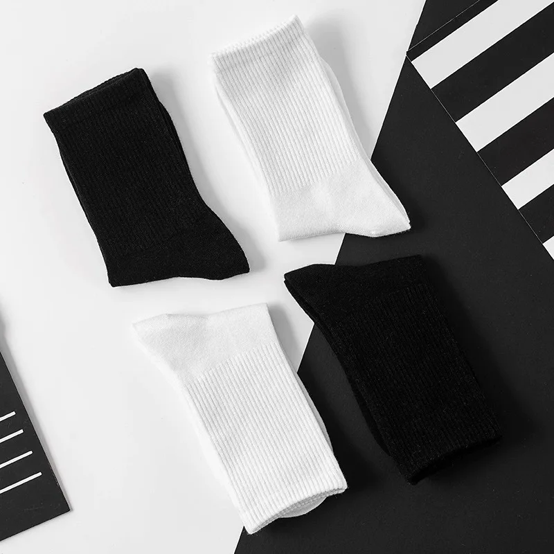 4 Paar mittellange Socken für Damen, klassisch, schwarz, weiß, einfarbig, modisch, lässig, sportlich, saugfähig, atmungsaktiv, Herrensocken