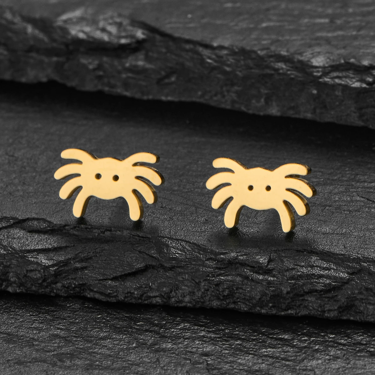 Creative Mini Gold Color Crab Earrings for Women Ocean Beach Vacation Accessories Punk Animal Ear Studs Stainless Steel Jewelry