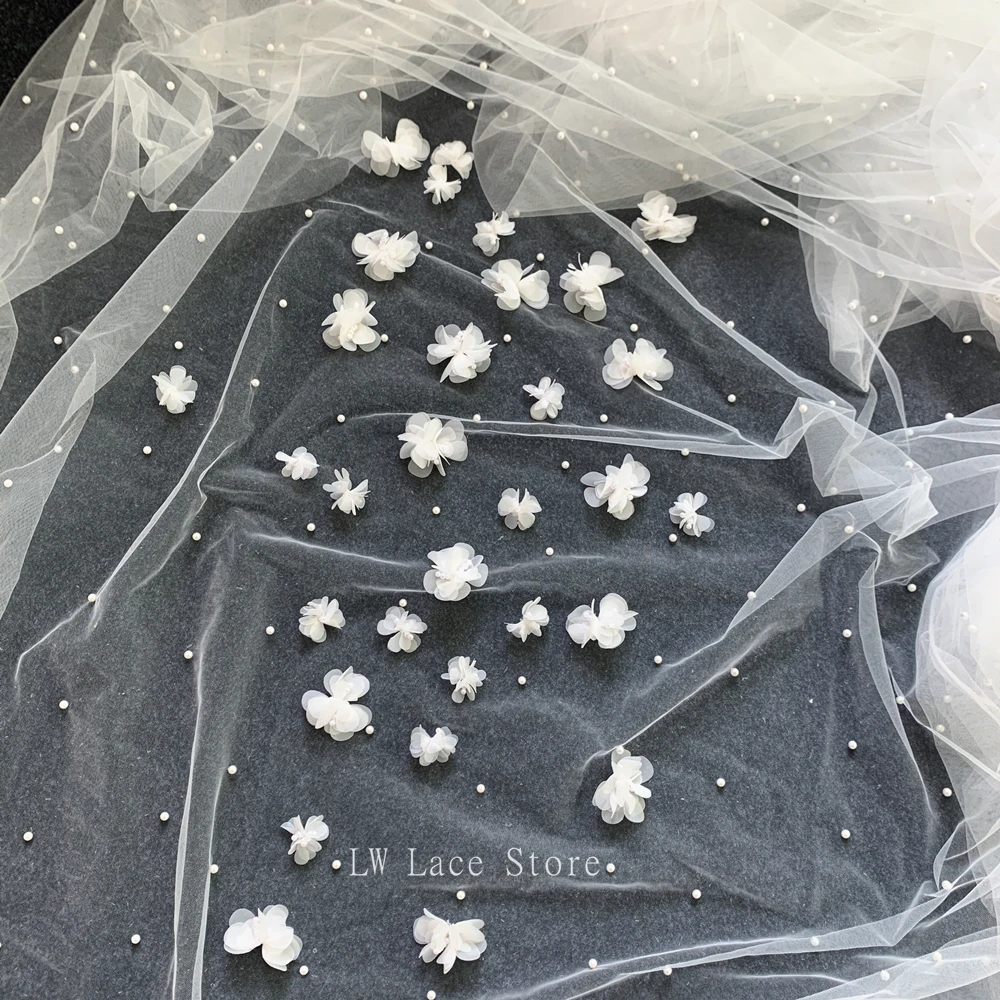 4CM, 3.5CM Delicate Off White Color 3D Flowers Handmade Beading Appliques Sewing on Wedding Veil Decorations 20 Pieces/Bag