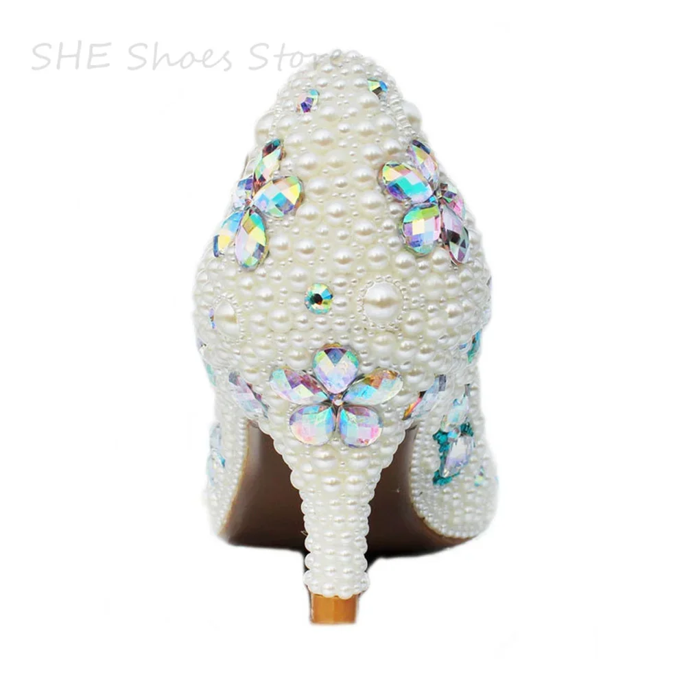 Handmade Pearl ผู้หญิงปั๊มตื้นงานแต่งงานชุดเจ้าสาวรองเท้า Rhinestones กลีบตกแต่งรองเท้าส้นสูงสุภาพสตรี Catwalk รองเท้า