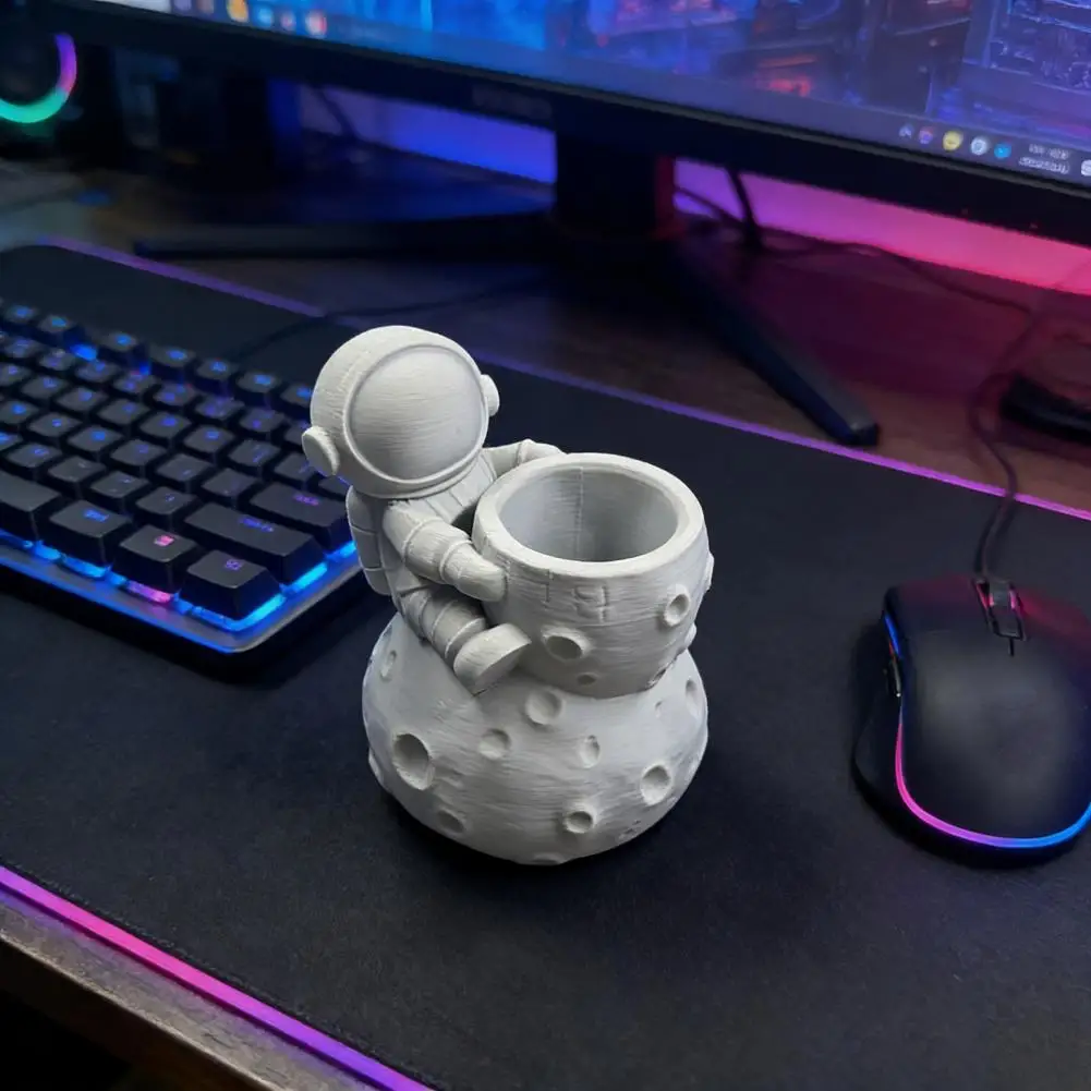 Desktop Clutter Organizer 3d Printed Astronaut Pen Holder with Moon Base Space-themed Desk Organizer Capacity Pencil Cup Brush
