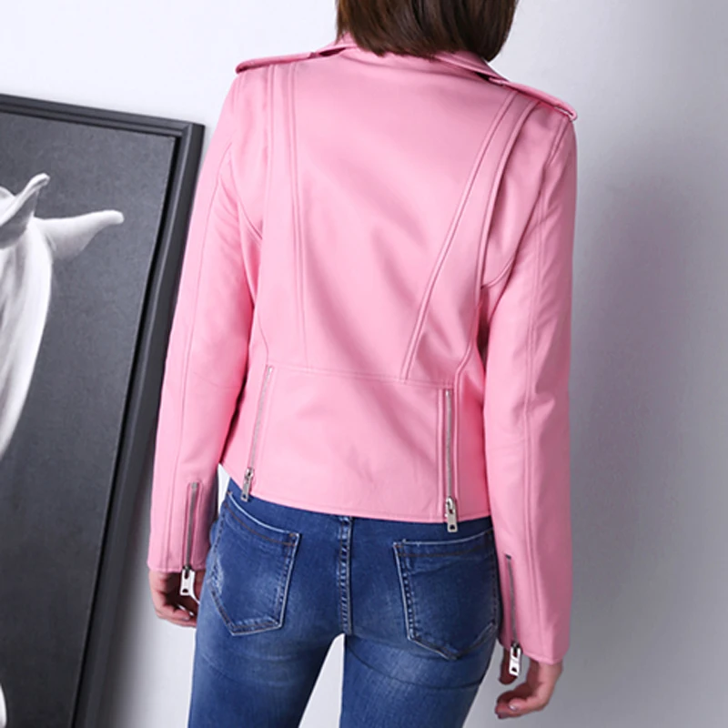 Abrigo corto de cuero genuino para Mujer, chaqueta de motocicleta con remaches y cremallera de Metal, color rosa puro, ropa de locomotora blanca