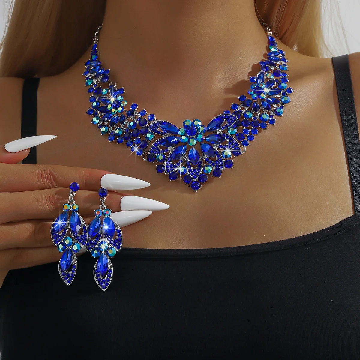 3PC Women\'s Wedding Season Fashion Luxury Flower Necklace Earrings Jewelry Set Suitable for Wedding Parties and Festival Gifts