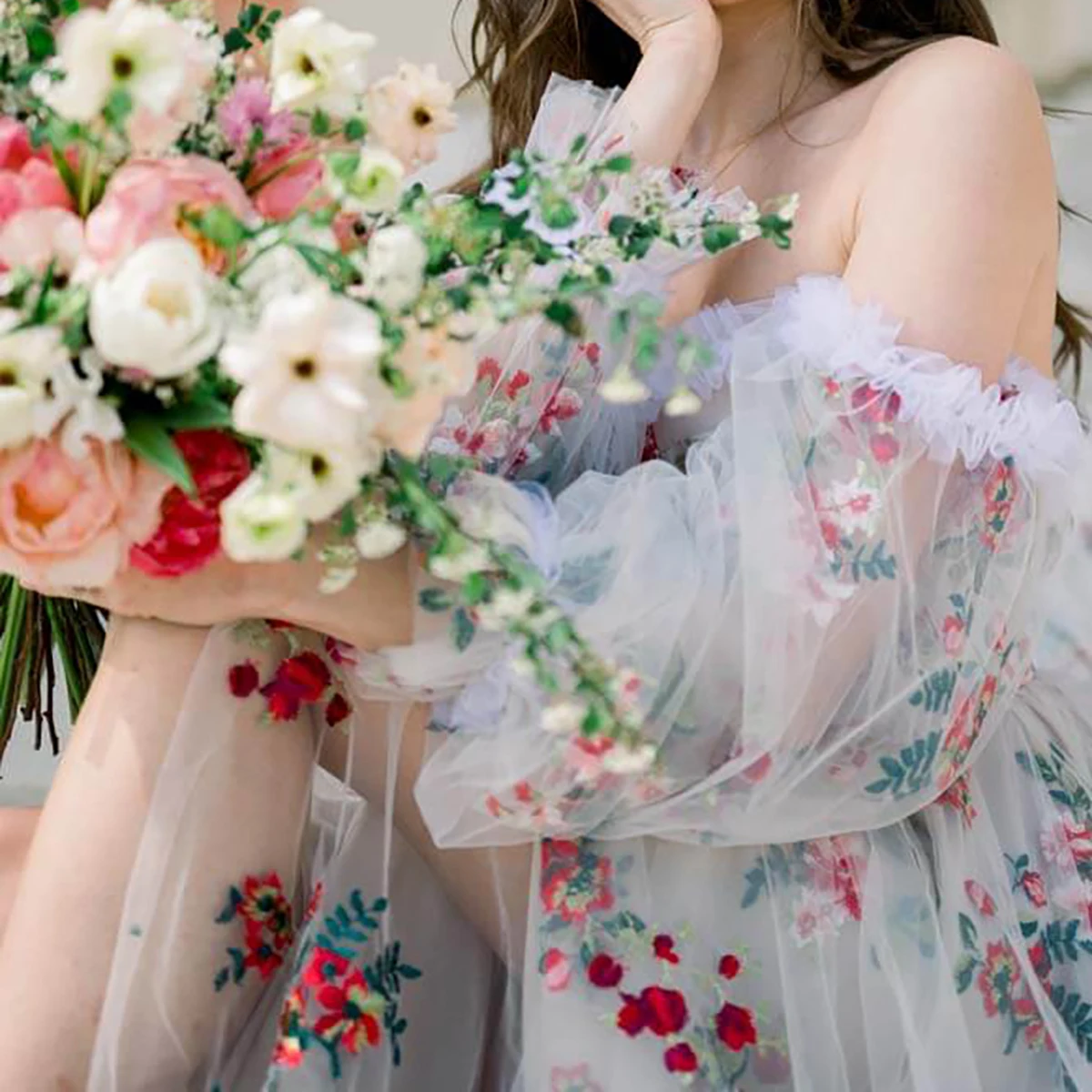 Customized Colorful Blossom Maternity Wedding Dress Ruffled Sweetheart Embroidered Tulle Long Billowing Sleeves Bridal Gowns