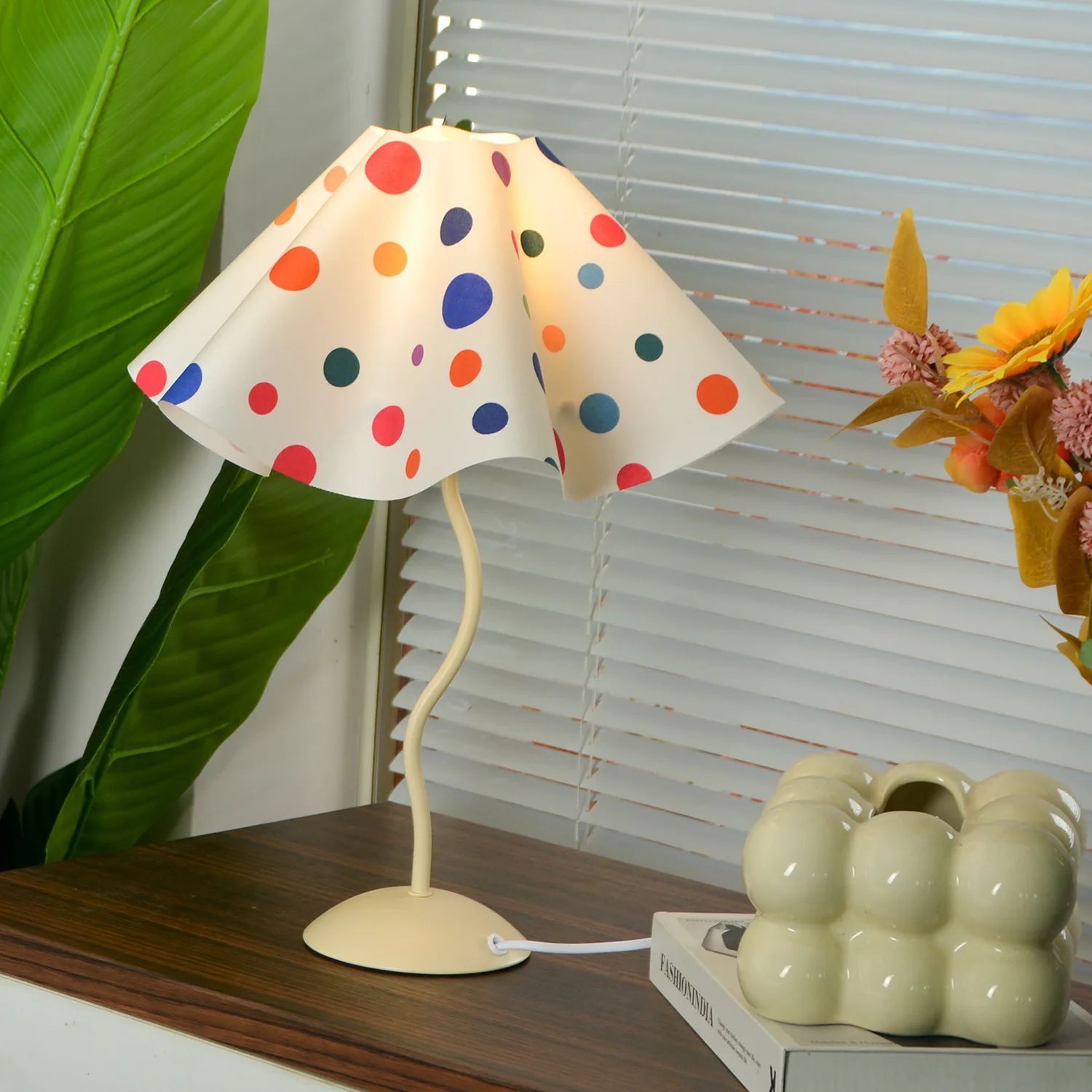 

Umbrella Shaped Petal Desk Lamp With Personality And Irregular Design Sense Dopamine Dot Color Art Bedside Table Lamp