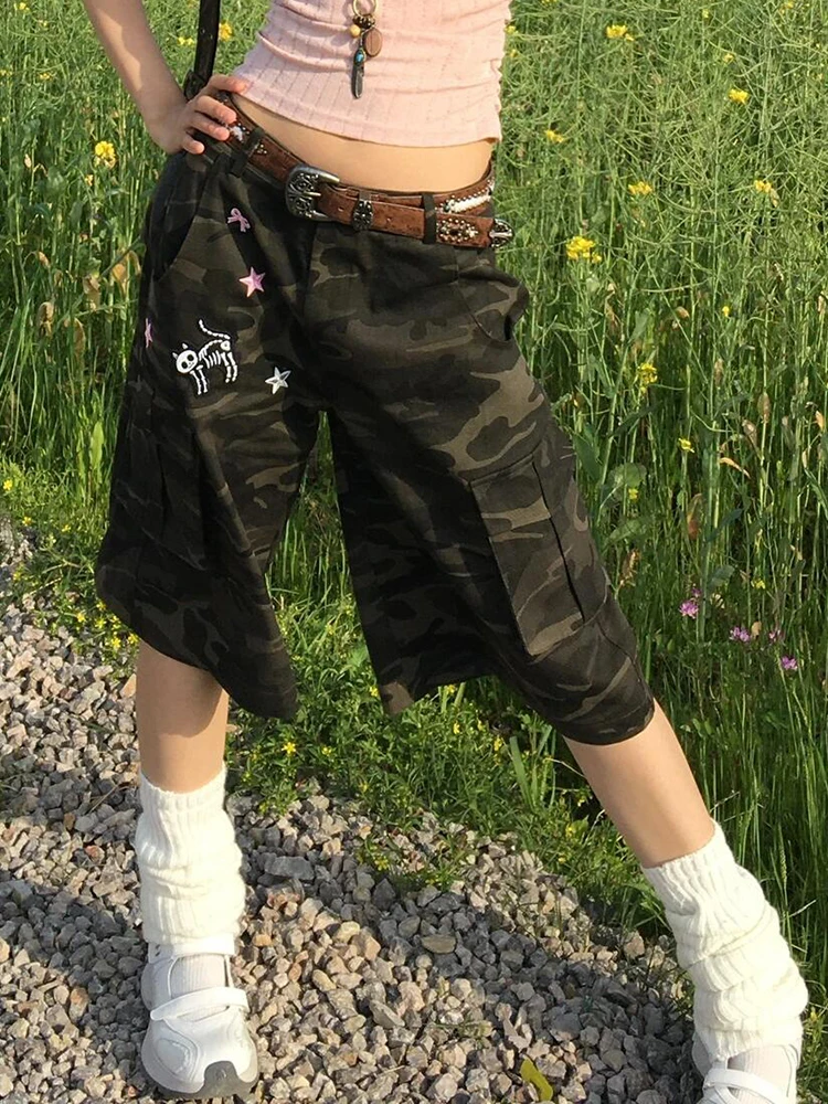 PBAP 수 놓은 여성 위장 데님 반바지 로우 허리 스플 라이스 멀티 포켓 스트레이트 와이드 카고 청바지 Jorts Y2k 빈티지 의류