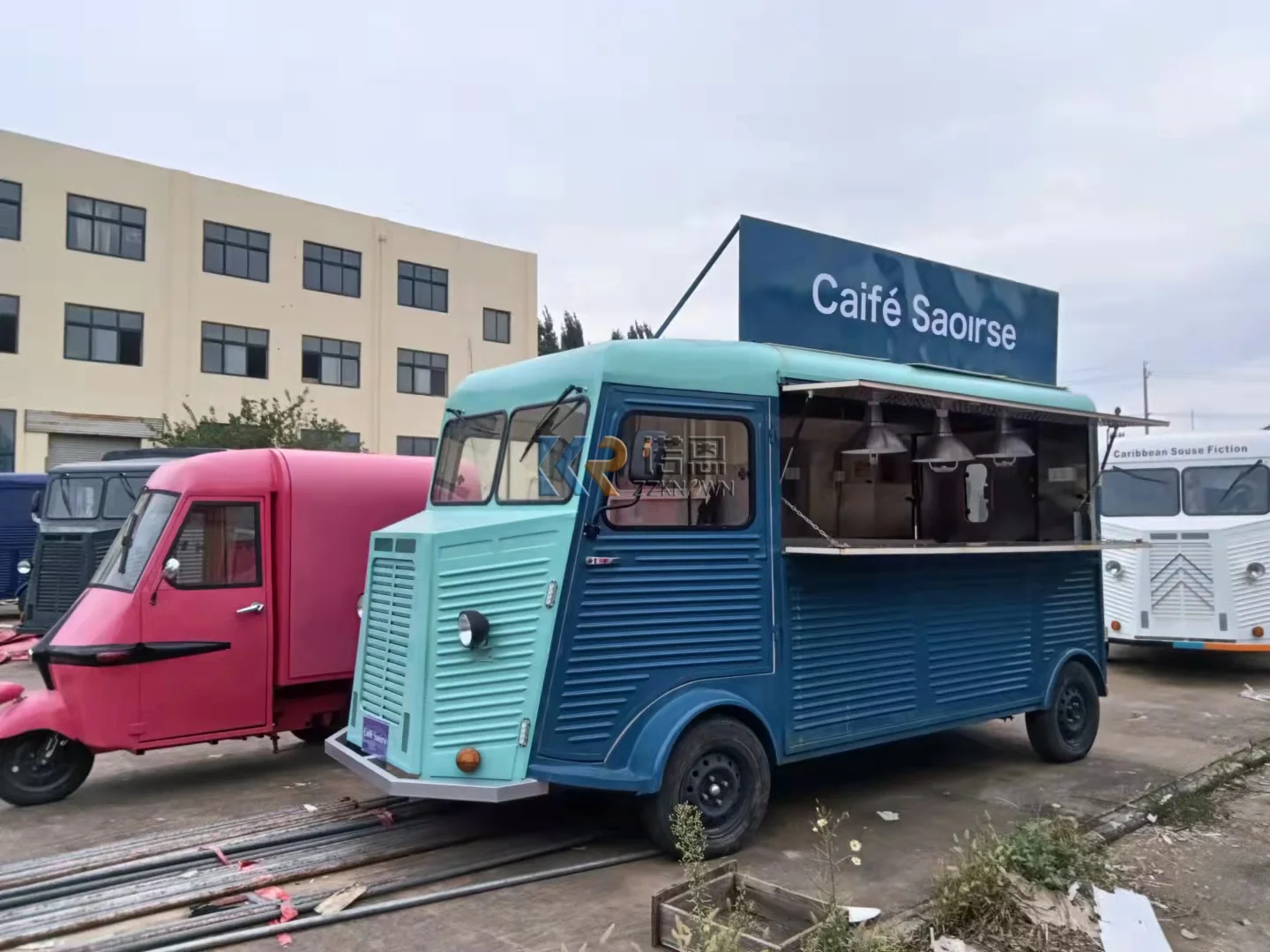 In Stock Vintage Electric Food Truck Commercial Mobile Food Van Coffee Ice Cream Cart with Kitchen Equipment