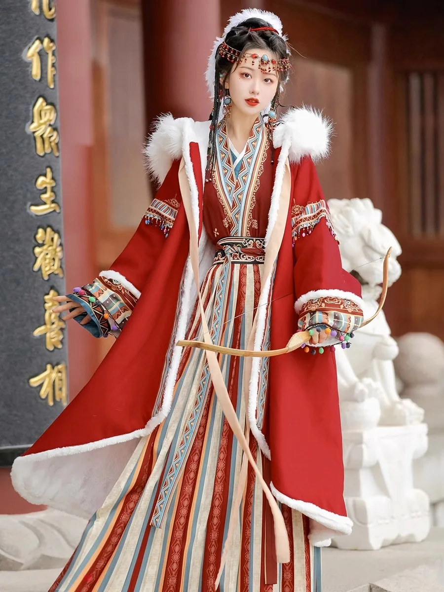 Hanfu กระโปรงหน้าม้าสำหรับผู้หญิงเสื้อสีแดงแขนใหญ่รูปทรงปิปาชุดจีนโบราณ