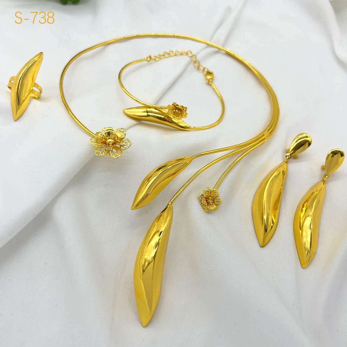 Luxury Dubai 24K Gold Plated Jewelry Sets for Women Fashion New Design Flower Necklace Earrings Party Gift Wedding Accessories