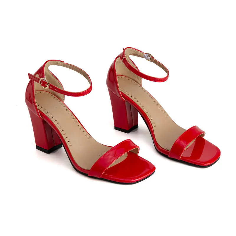 حجم كبير 51 52 53 54 براءات بولي Leather جلد النساء أحذية الصيف الأصفر الأخضر كتلة سميكة عالية الكعب المفتوحة تو غطاء كعب الصنادل الحمراء