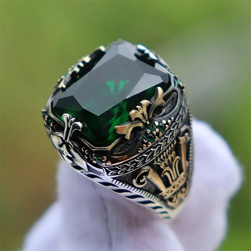 New European and American Green Gem Inlaid Men\'s Luxury Ring Personality Retro Domineering Ring Jewelry for Banquet Party