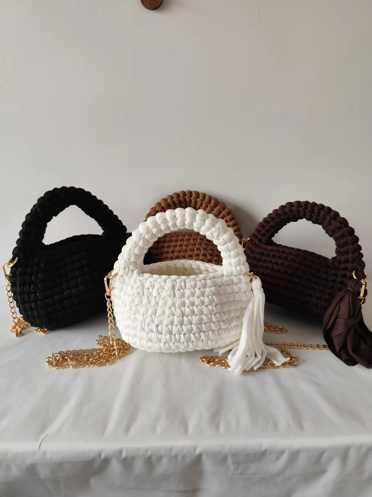 Yiwu Yingzi Handwoven Casual Macaron Color-Block Clutch with Tassel & Chain Crossbody Strap