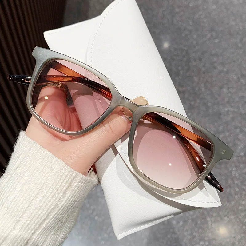 New Fashion Same Frame Explosion Shading Sunglasses Trend two-color Glasses T118