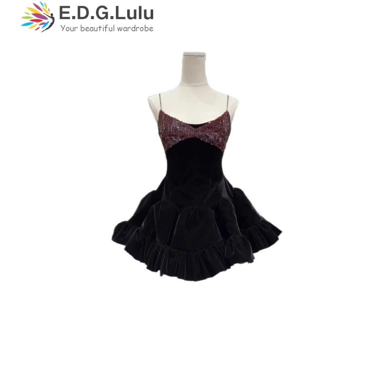EDGLuLu 2025 夏 Vネック スパンコール スプライシング スリムフィット 誕生日衣装 セクシー バックレス ノースリーブ ミニ レッド ベルベット ドレス 1014