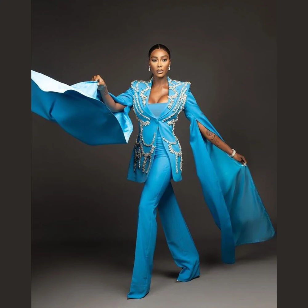 

Изысканные брючные костюмы с кристаллами и бисером. Дизайнерские платья для невесты и матери. Однобортный пиджак на заказ. Брюки. Комплекты из 2 предметов.