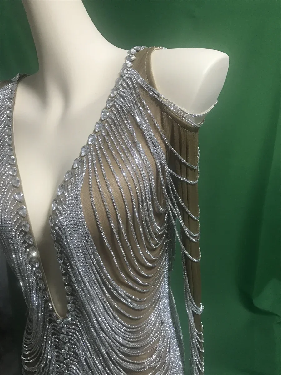 Glitzerndes kurzes Kleid mit Strasssteinen für Damen, tiefer V-Ausschnitt, durchsichtig, Geburtstag, sexy Kette, Outfit, Karneval, Kostüm, Nachtclub, Leistung