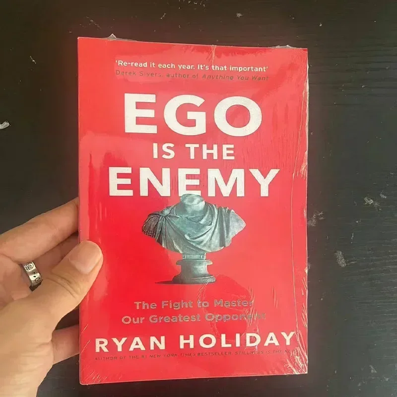 EGO ES EL ENEMY de Ryan Holiday Novela de bolsillo # 1 libro más vendido de los tiempos de Nueva York