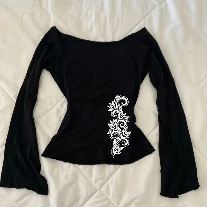 Korean women's Y2K style flared sleeve top with long sleeves, slim fit, sexy and not monotonous base shirt