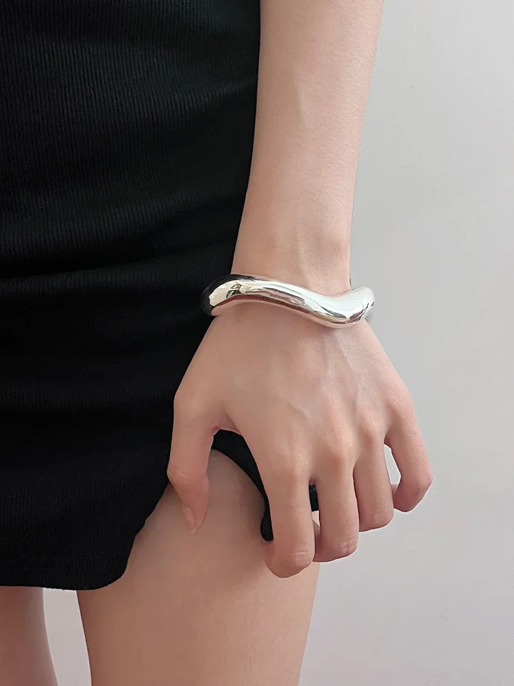 Yangliujia unregelmäßiges Metall armband europäische und amerikanische Stil Persönlichkeit, Mode Armband MS Mädchen Reise Hochzeit Accessoires