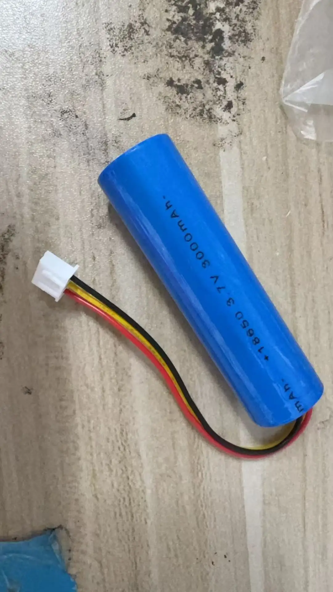 buy more will cheap  capacity garbage bin battery 3.7v18650   induction home charging lithium battery with three wires 3000mAh
