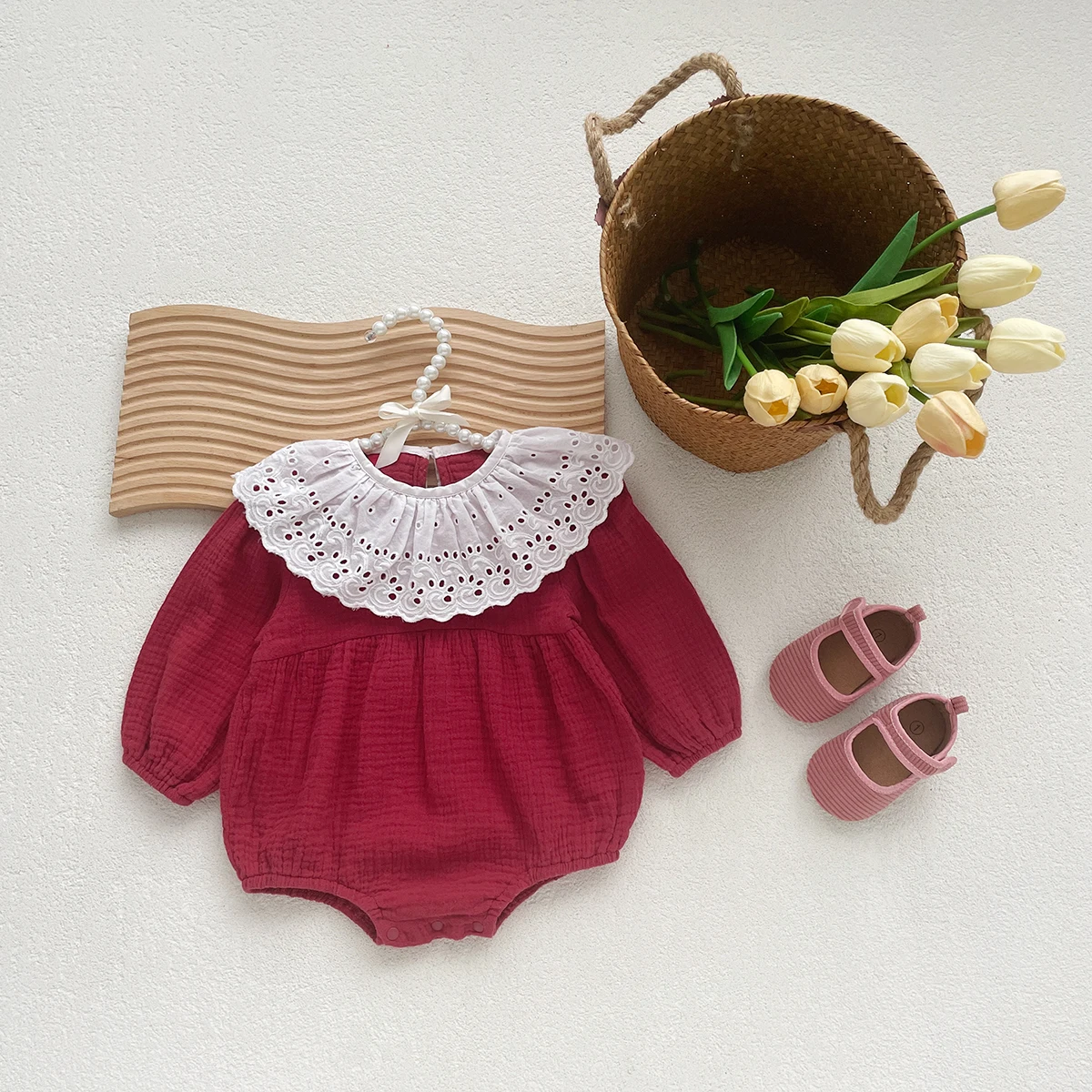 0-2 Years Old Baby Girls Jumpsuit Newborn Baby Cotton Red Long Sleeved Lace Collar Romper Autumn Baby Bodysuit