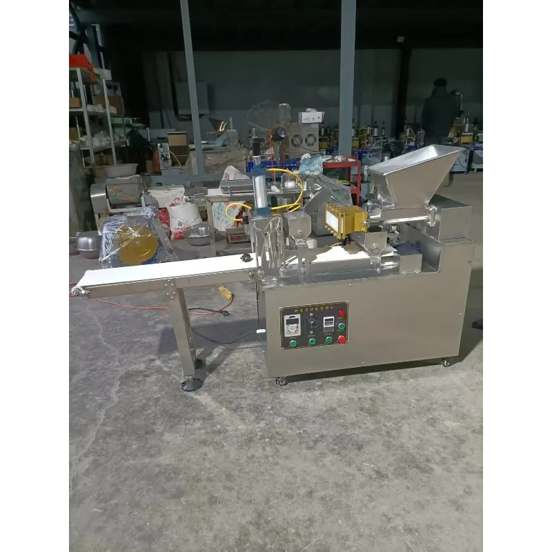 Industrial Pneumatic Dough Molding Machine Automatic Dough Extruder Divider Machine For Bakery Production Customized